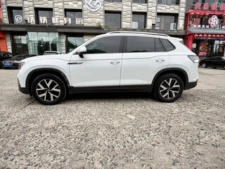 2023 Volkswagen Tayron I Рестайлинг, белый, 2450000 рублей, вид 2