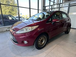 2010 Ford Fiesta Mk6, красный, 394000 рублей, вид 2