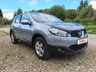 2013 Nissan Qashqai I Рестайлинг, серебристый, 920000 рублей, вид 1