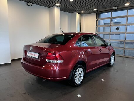 2014 Volkswagen Polo V, красный, 900000 рублей, вид 3