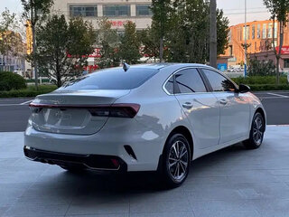 2023 Kia K3 II (China Market) Рестайлинг, белый, 1127000 рублей, вид 4