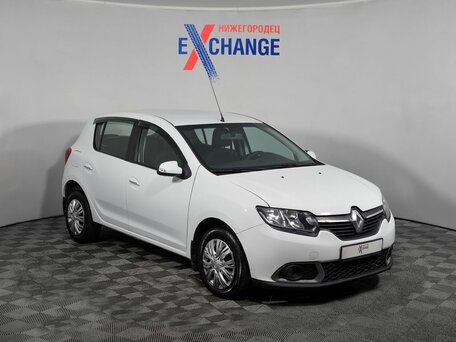 2016 Renault Sandero II, белый, 639000 рублей, вид 3