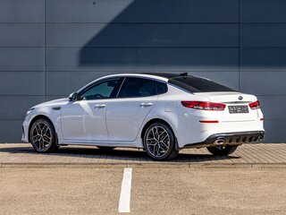 2018 Kia Optima IV Рестайлинг, белый, 1995000 рублей, вид 4