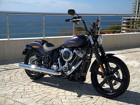 2025 Harley-Davidson Street Bob, пурпурный, 1980000 рублей, вид 1