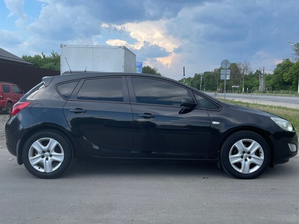 2011 Opel Astra J, чёрный, 490000 рублей - вид 5