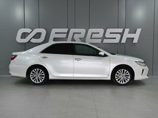 2016 Toyota Camry VII (XV50) Рестайлинг, белый, 2349000 рублей, вид 5