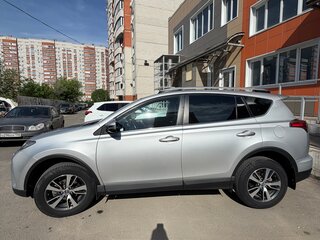 2016 Toyota RAV4 IV (XA40) Рестайлинг, серебристый, 2350000 рублей, вид 2