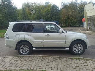 2014 Mitsubishi Pajero IV Рестайлинг 1, белый, 2550000 рублей, вид 4