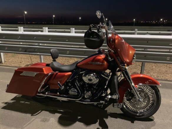 2011 Harley-Davidson Street Glide, оранжевый