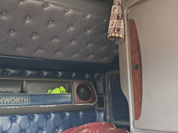 2004 Kenworth T2000, синий, 2000000 рублей - вид 10
