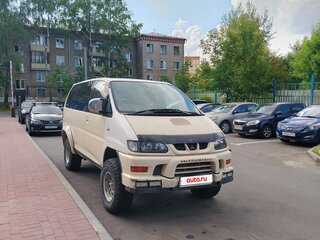 2001 Mitsubishi Delica IV, белый, 1300000 рублей, вид 2