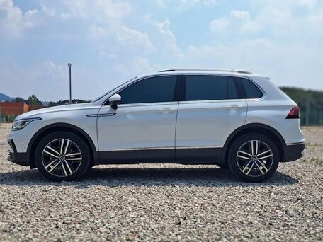 2023 Volkswagen Tiguan II Рестайлинг, белый, 2900000 рублей, вид 5