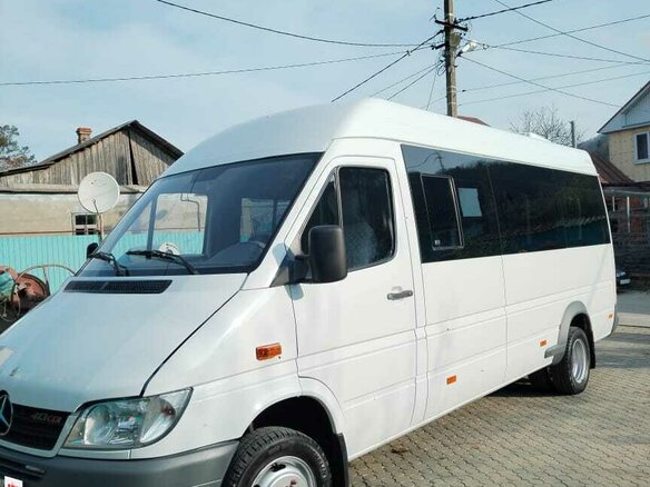 2010 Mercedes-Benz Sprinter, белый, 1850000 рублей - вид 1
