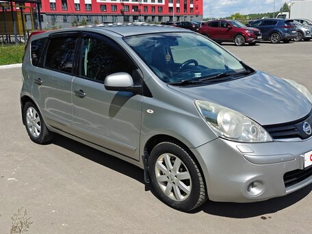 2011 Nissan Note I Рестайлинг, серебристый, 480000 рублей, вид 3