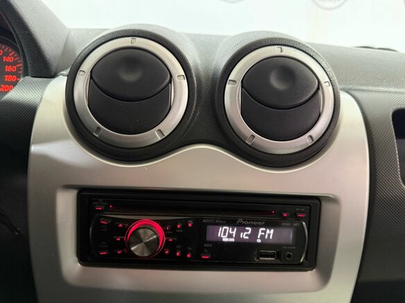 2010 Renault Sandero I, бежевый - вид 12
