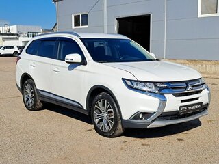 2018 Mitsubishi Outlander III Рестайлинг 2, белый, 1255000 рублей, вид 3