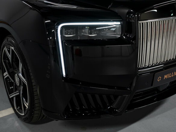 2025 Rolls-Royce Cullinan Black Badge I Рестайлинг (Series II), чёрный, 72000000 рублей - вид 5