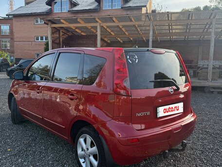 2008 Nissan Note I, красный, 400000 рублей, вид 5