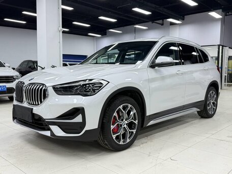 2023 BMW X1 Long 20Li sDrive II (F48) Рестайлинг, белый, 2530000 рублей, вид 3
