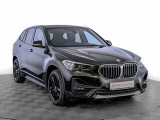 2021 BMW X1 20i xDrive II (F48) Рестайлинг, чёрный, 3570000 рублей, вид 3