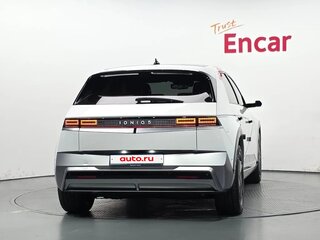 2025 Hyundai IONIQ 5 Standard Range I Рестайлинг, белый, 4064077 рублей, вид 3