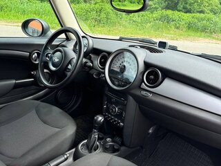 2012 Mini Hatch One II (R56) Рестайлинг, белый, 760000 рублей, вид 5