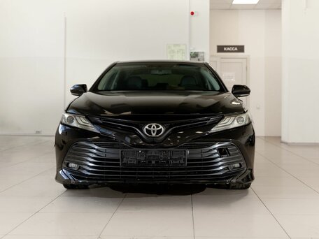 2019 Toyota Camry VIII (XV70), чёрный, 2700000 рублей, вид 2