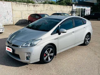 2010 Toyota Prius III (XW30), серый, 800000 рублей, вид 2