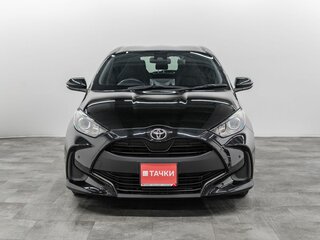 2020 Toyota Yaris IV, чёрный, 1075000 рублей, вид 2