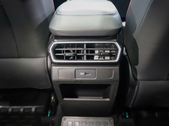 2026 Geely Cityray, белый, 3345000 рублей - вид 15