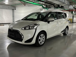 2021 Toyota Sienta II Рестайлинг, белый, 1399000 рублей, вид 3