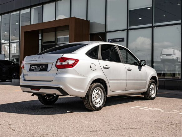 2026 Lada (ВАЗ) Granta I Рестайлинг, серебристый - вид 6