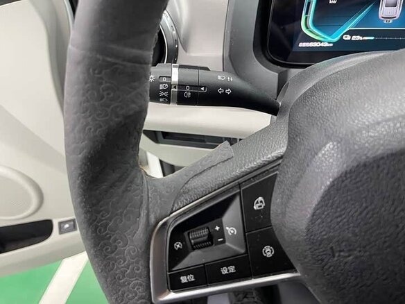 2023 BYD Yuan Pro (47 kWh) I Рестайлинг 2 (Pro), белый - вид 25