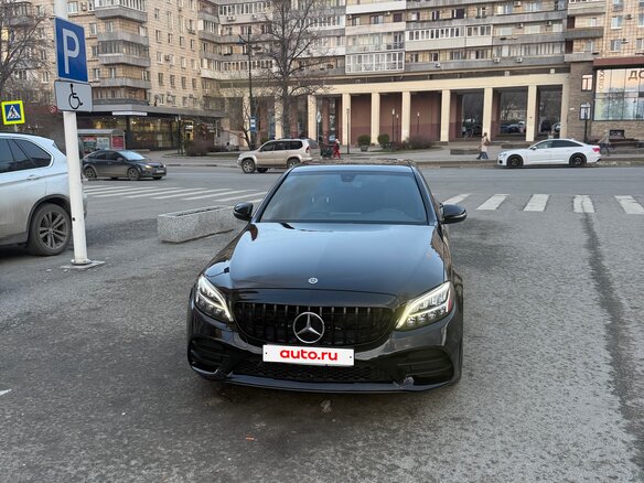 2019 Mercedes-Benz C-Класс 300 IV (W205) Рестайлинг, чёрный, 3000000 рублей - вид 1