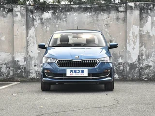 2022 Skoda Rapid II, синий, 1423000 рублей, вид 2