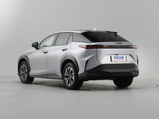 2023 Lexus RZ 450e, серебристый, 6200000 рублей, вид 5