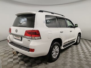 2016 Toyota Land Cruiser 200 Series Рестайлинг 2, белый, 5299000 рублей, вид 5