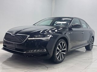 2023 Skoda Superb III Рестайлинг, чёрный, 2582000 рублей, вид 3