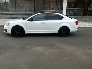 2017 Skoda Octavia III (A7), белый, 1789000 рублей, вид 2