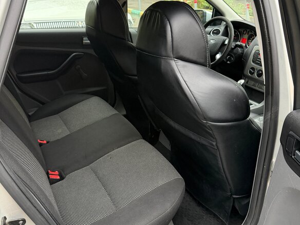 2010 Ford Focus II Рестайлинг, серебристый, 399000 рублей - вид 16