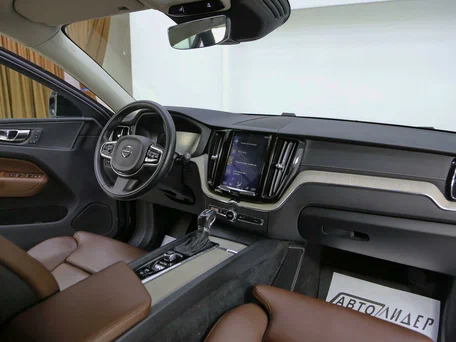 2019 Volvo XC60 II, чёрный, 2825000 рублей, вид 5