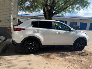 2021 Kia Sportage IV Рестайлинг, белый, 2600000 рублей, вид 3