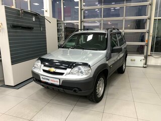 2018 Chevrolet Niva I Рестайлинг, серебристый, 660000 рублей, вид 1