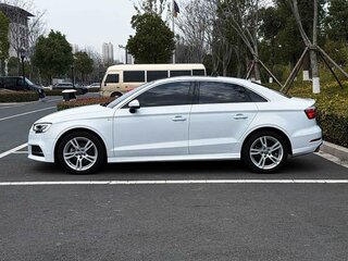2020 Audi A3 III (8V) Рестайлинг, белый, 1400000 рублей, вид 4