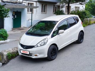 2011 Honda Fit II, белый, 600000 рублей, вид 2