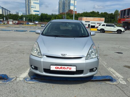 2005 Toyota Wish I, серебристый, 900000 рублей, вид 1