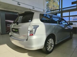 2009 Toyota Corolla Fielder X (E140, E150) Рестайлинг, серебристый, 899000 рублей, вид 4