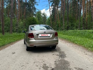 2015 Volkswagen Polo V Рестайлинг, бежевый, 960000 рублей, вид 5