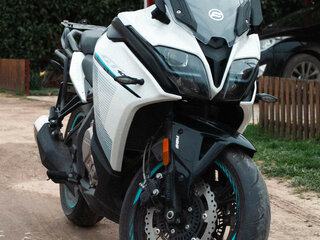 CFMoto 400GT