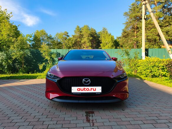 2019 Mazda 3 IV (BP), красный, 1800000 рублей - вид 2